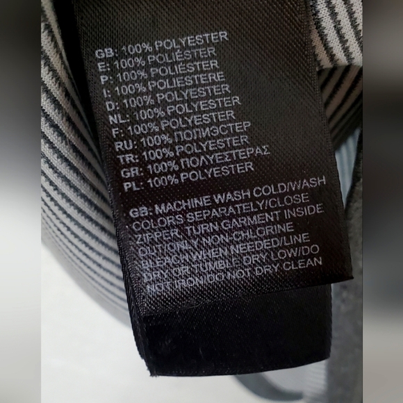 💚5/$25 The North Face Gray V-Neck Women's Fitted Stretchy Top Size Large TNF - Picture 5 of 6